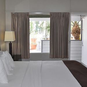 Standard Zimmer mit Kingsize-Bett